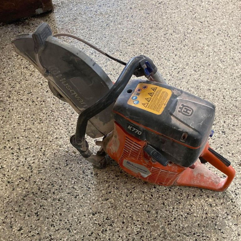 Concrete Hand Held Saw (Gas)